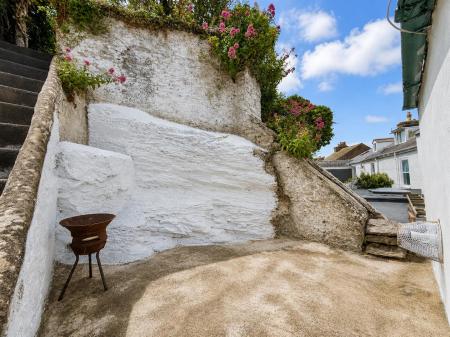 Rear Courtyard Garden.png