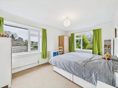 db267948-CAM04018G0-