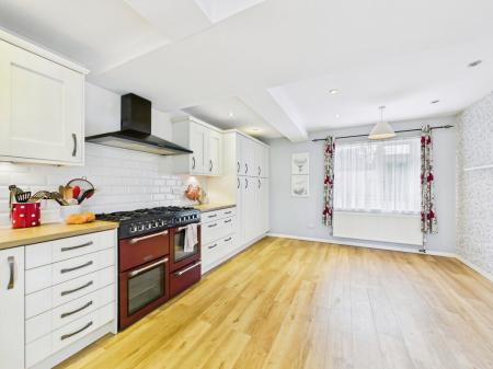 3ffa5690-CAM04018G0-