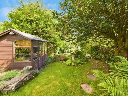 0d338d2c-CAM04018G0-