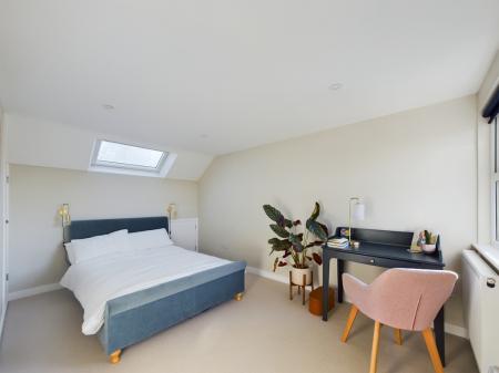 CAM01080G0-PR0323-ST