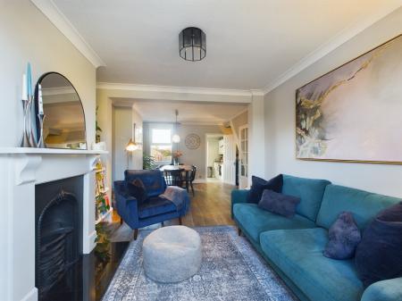 CAM01080G0-PR0323-ST