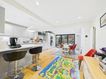 CAM04018G0-PR0408-ST