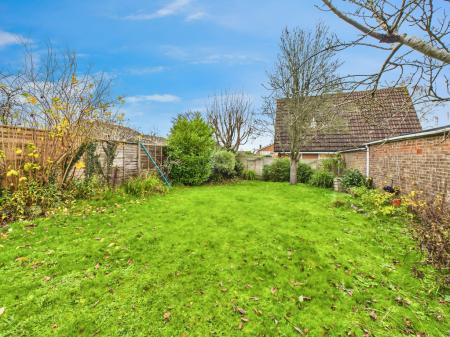 b86b3d74-CAM04018G0-