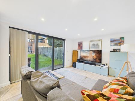 CAM04018G0-PR0409-ST