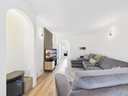 CAM04018G0-PR0419-ST