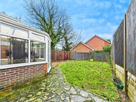 c846e4a3-CAM04018G0-