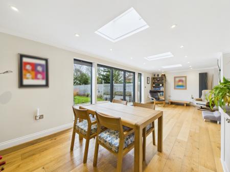 CAM04018G0-PR0426-ST