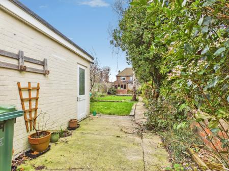 6bc4e7f4-CAM04018G0-