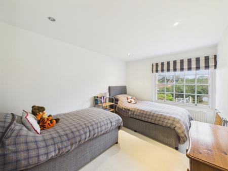 CAM04018G0-PR0443-ST