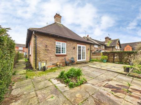 a8b94aa8-CAM04018G0-