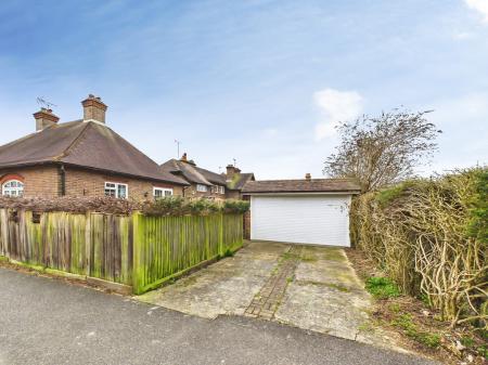 669fa5ed-CAM04018G0-