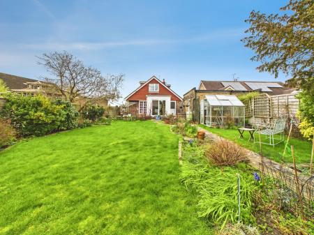 6358fd3e-CAM04018G0-