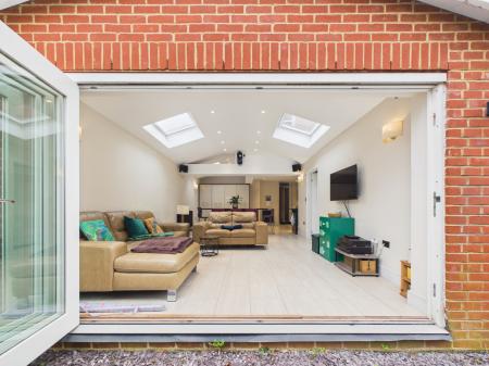 CAM04018G0-PR0444-ST