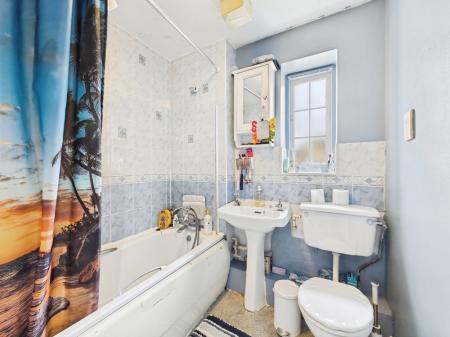 93fc7d5e-CAM04018G0-