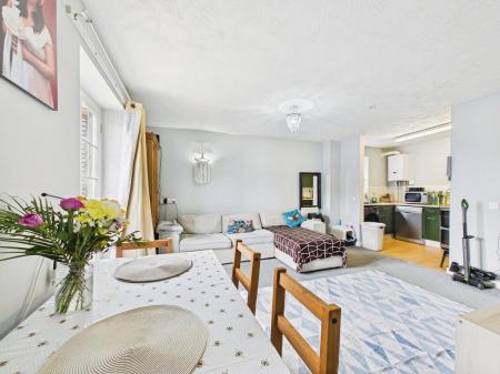 bef21ec7-CAM04018G0-