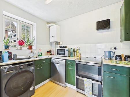 97cf757d-CAM04018G0-