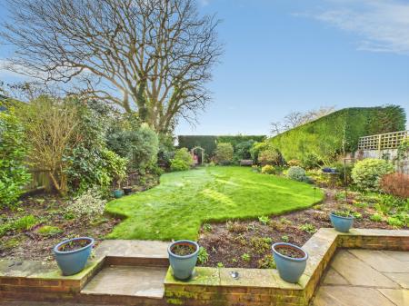 d857bbf3-CAM04018G0-