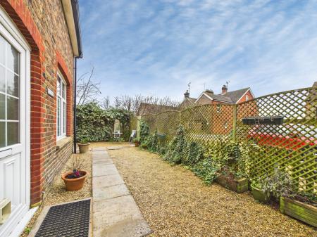 c1ed06f5-CAM04018G0-