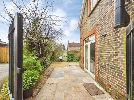 9ec68d96-CAM04018G0-