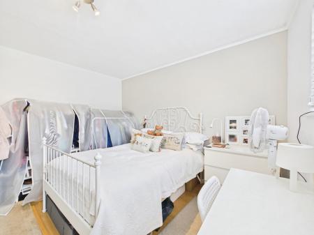 ba4aaa9d-CAM04018G0-