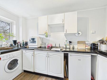 c3d6834d-CAM04018G0-