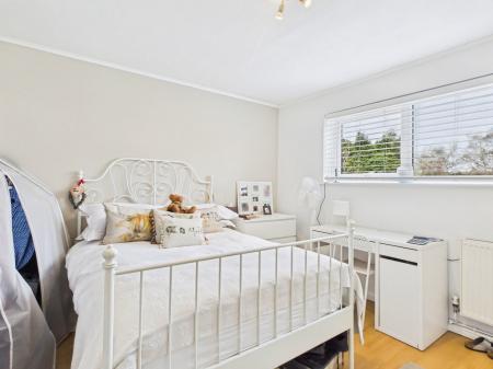 88d6b867-CAM04018G0-