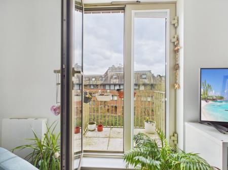 40d63b6e-CAM04018G0-