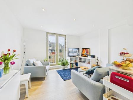 623a6b96-CAM04018G0-