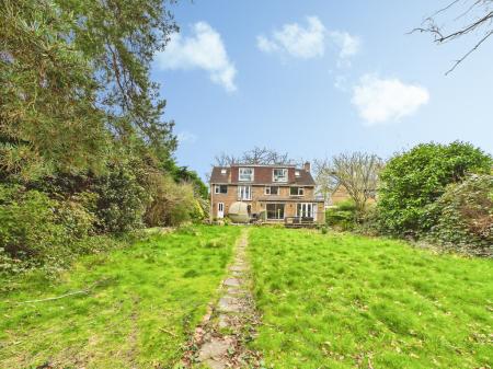 ae158934-CAM04018G0-