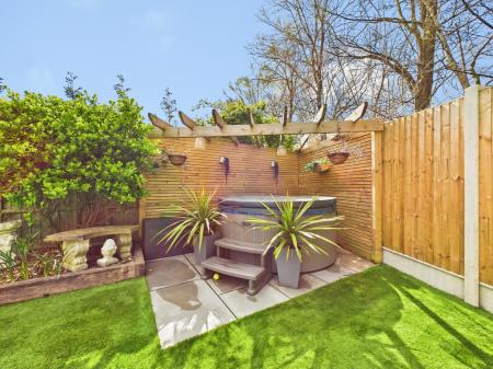 cac13d34-CAM04018G0-