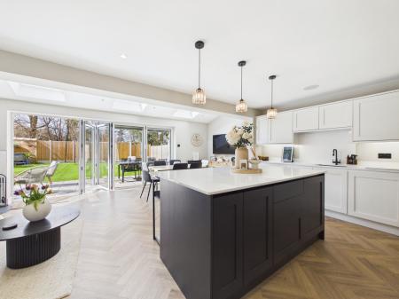 CAM04018G0-PR0484-ST