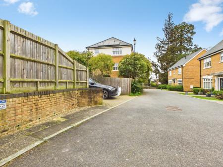 05bad53e-CAM04018G0-