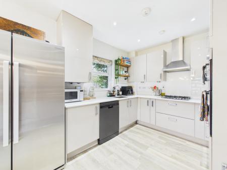 CAM04018G0-PR0483-ST