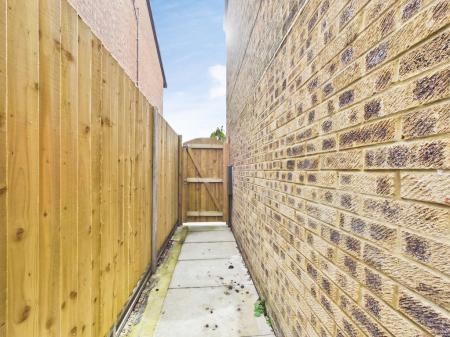 5a7dee80-CAM04018G0-