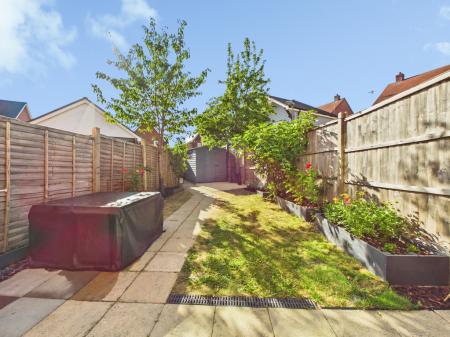 1b842e39-CAM04018G0-