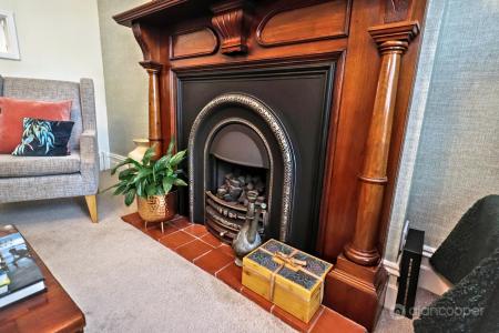 Media image 04
