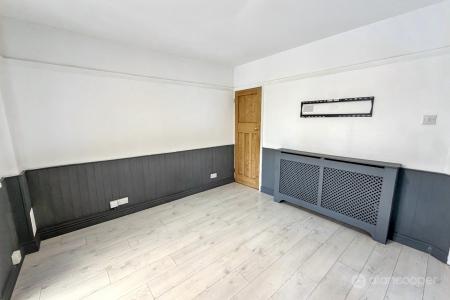 Media image 09