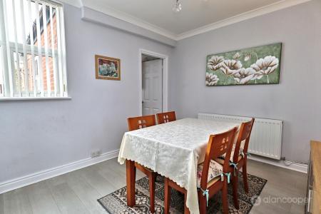 Media image 04