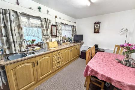 Media image 03