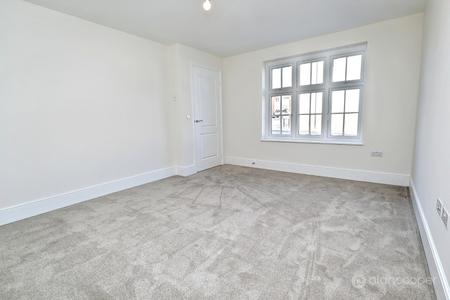 Media image 02