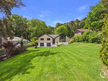 Ashwood Drive, Broadstone