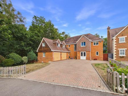 Portmore Close, Broadstone