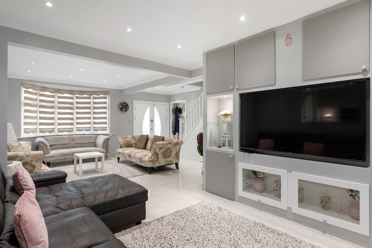 Harewood Road, Isleworth, TW7