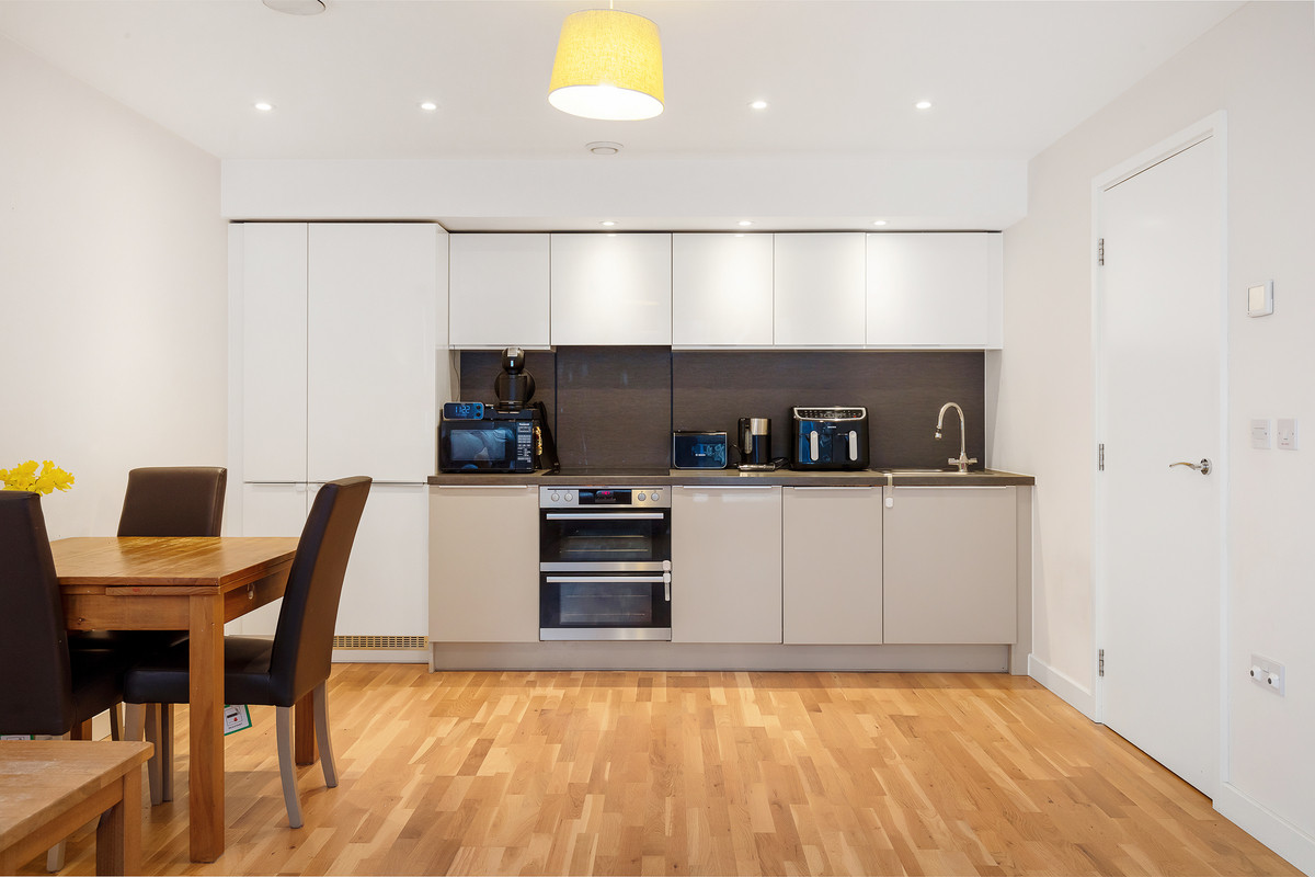 Ealing Road, Brentford, TW8