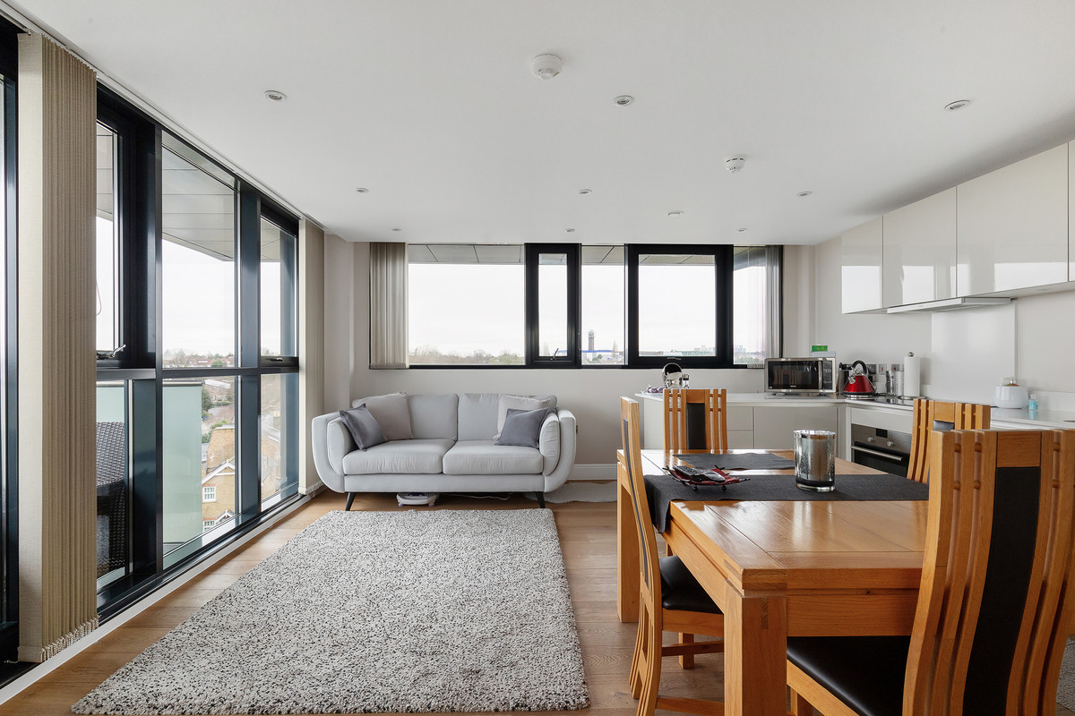 London Road, Isleworth, TW7