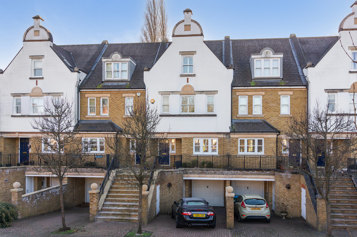 Admiralty Way, Teddington, TW11