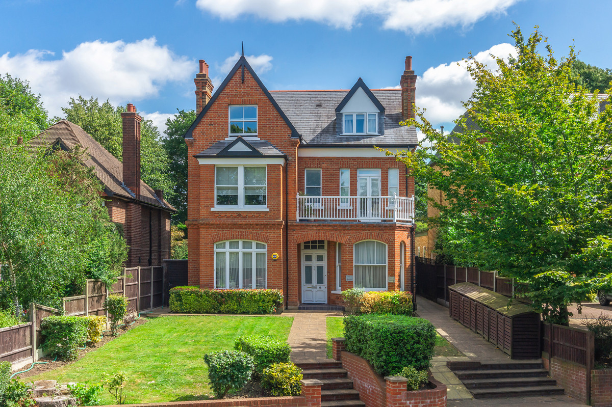 Helena Road, London, W5