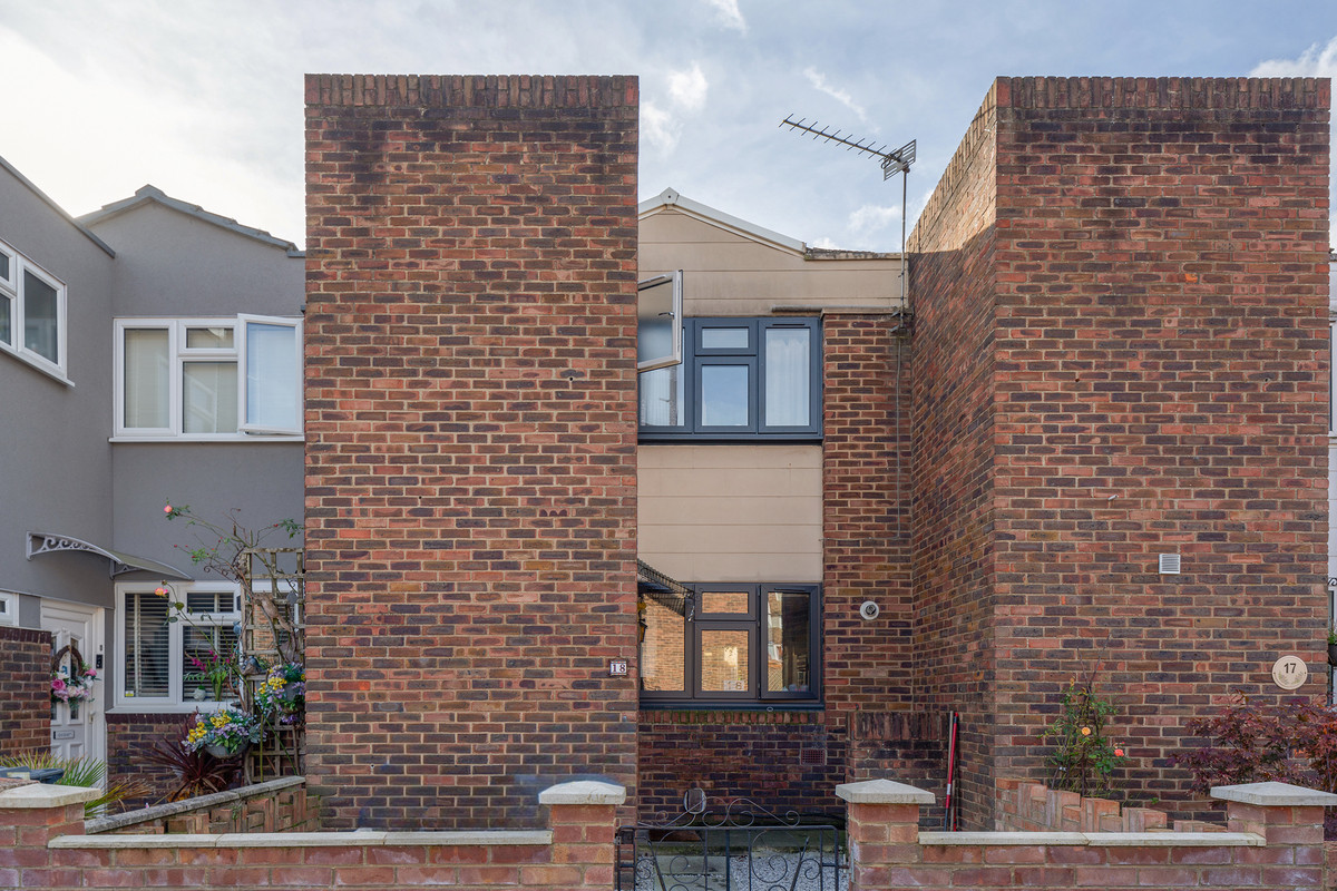 Pottery Road, Brentford, TW8