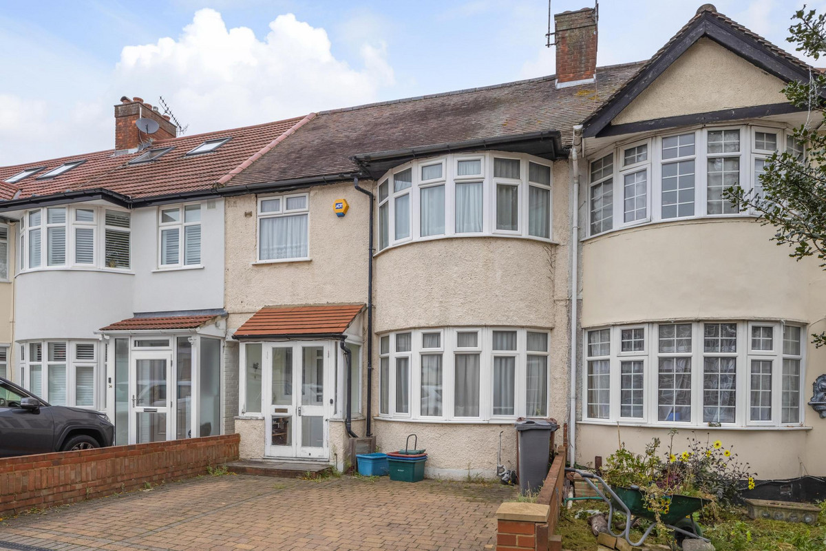 Essex Avenue, Isleworth, TW7